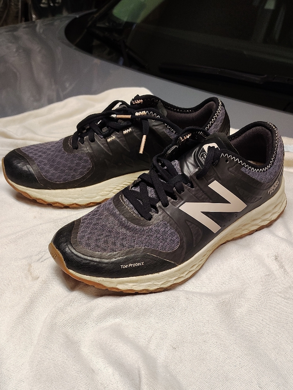 New Balance Women Black, Gray & Off White Trail Running Shoes